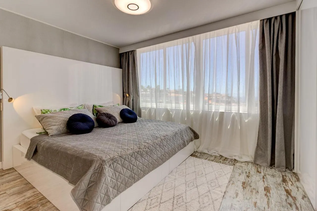 Panoramic Ocean & Mountain View 3 Bed Apartment In Island Village Heights Costa Adeje